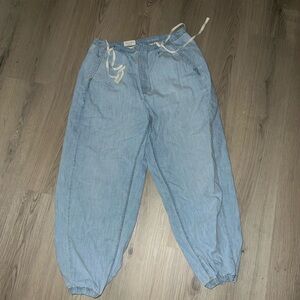 Pilcro High-Rise Denim Joggers – Size 29 – 100% Cotton